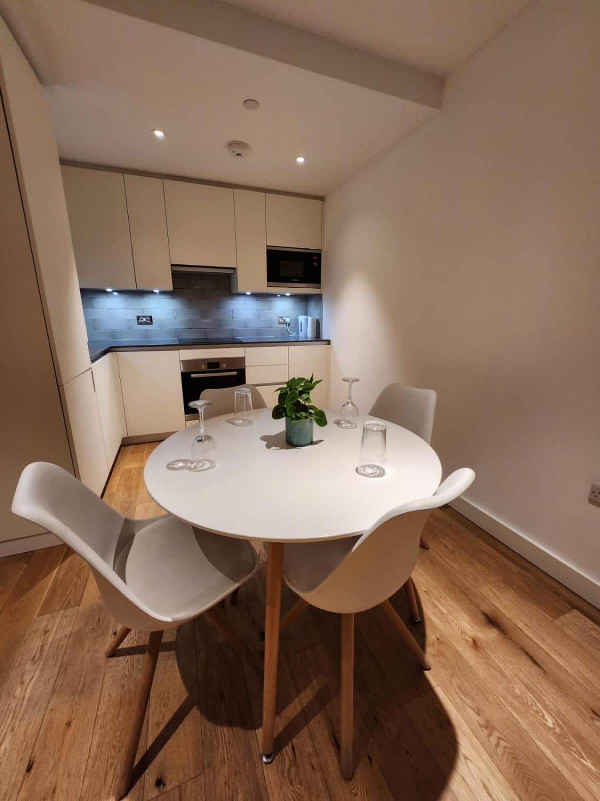 Kaf Luxury Apartment Лондон Екстер'єр фото