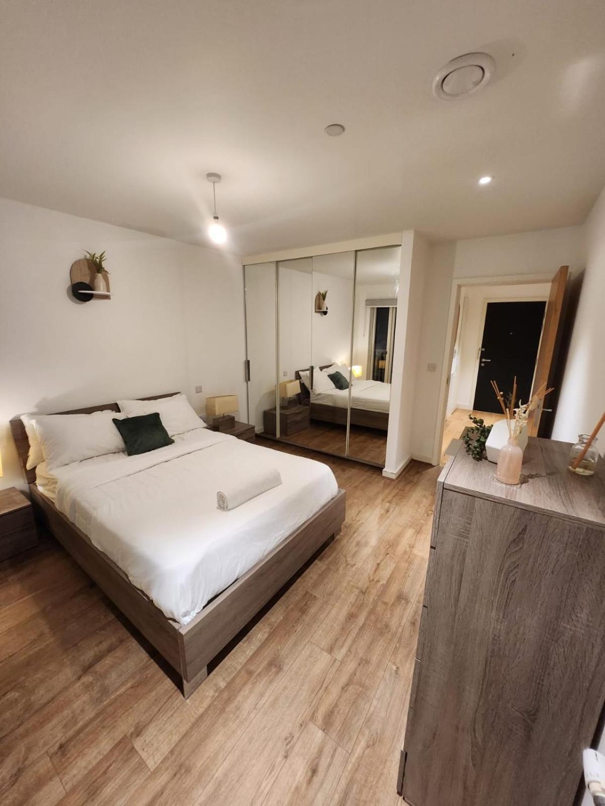 Kaf Luxury Apartment Лондон Екстер'єр фото
